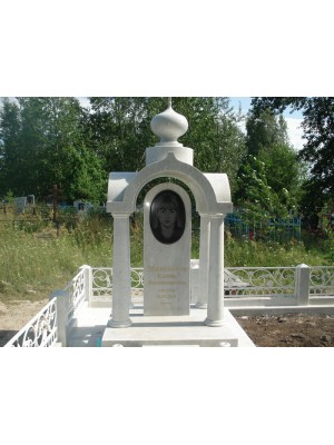 Памятник из белого мрамора № 5  — ritualum.ru